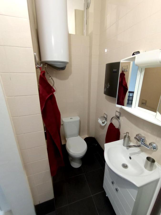 Lovely 1 Bdr In Center Appartement *